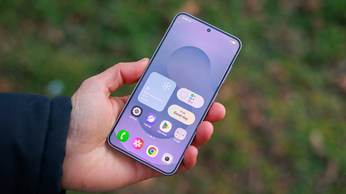 A last-minute leak suggests the Galaxy S26 series could come with AirDrop compatibility