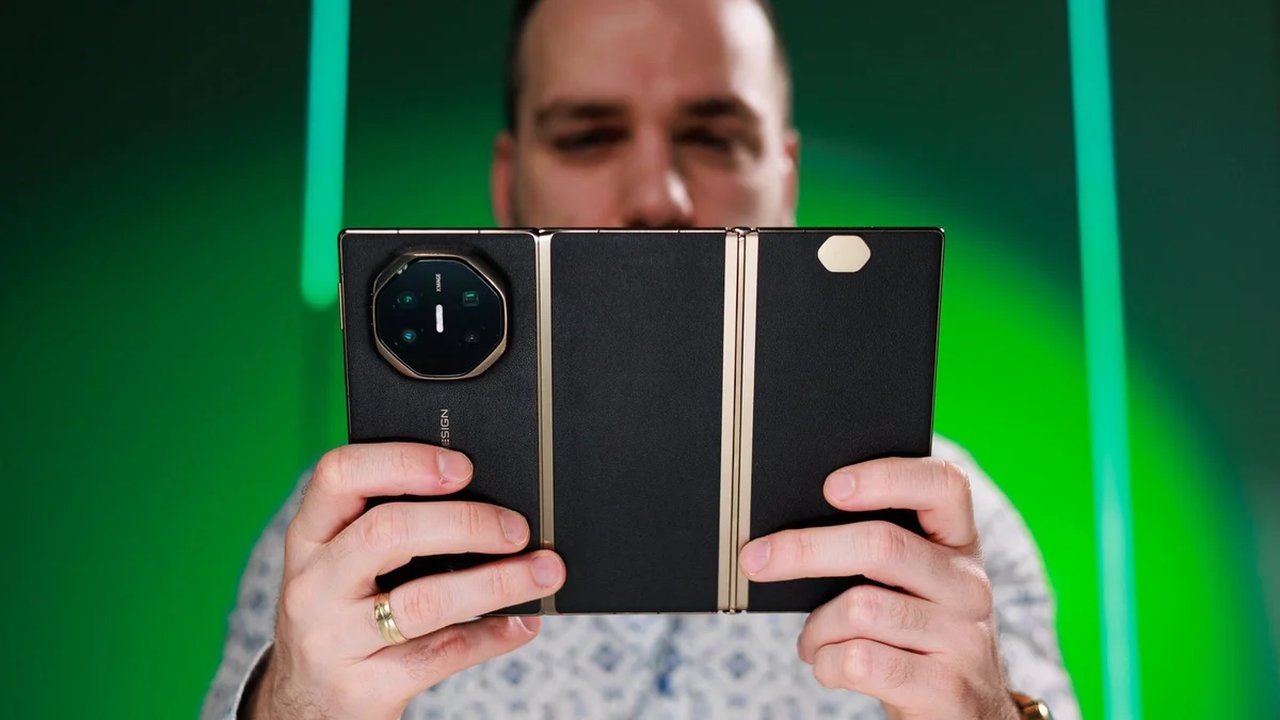 The first foldable tablet Is coming soon (and it’s not an iPad) The first foldable tablet Is coming soon (and it’s not an iPad)