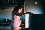 How Much Should You Eat While Pregnant? Rethinking “Eating for Two”